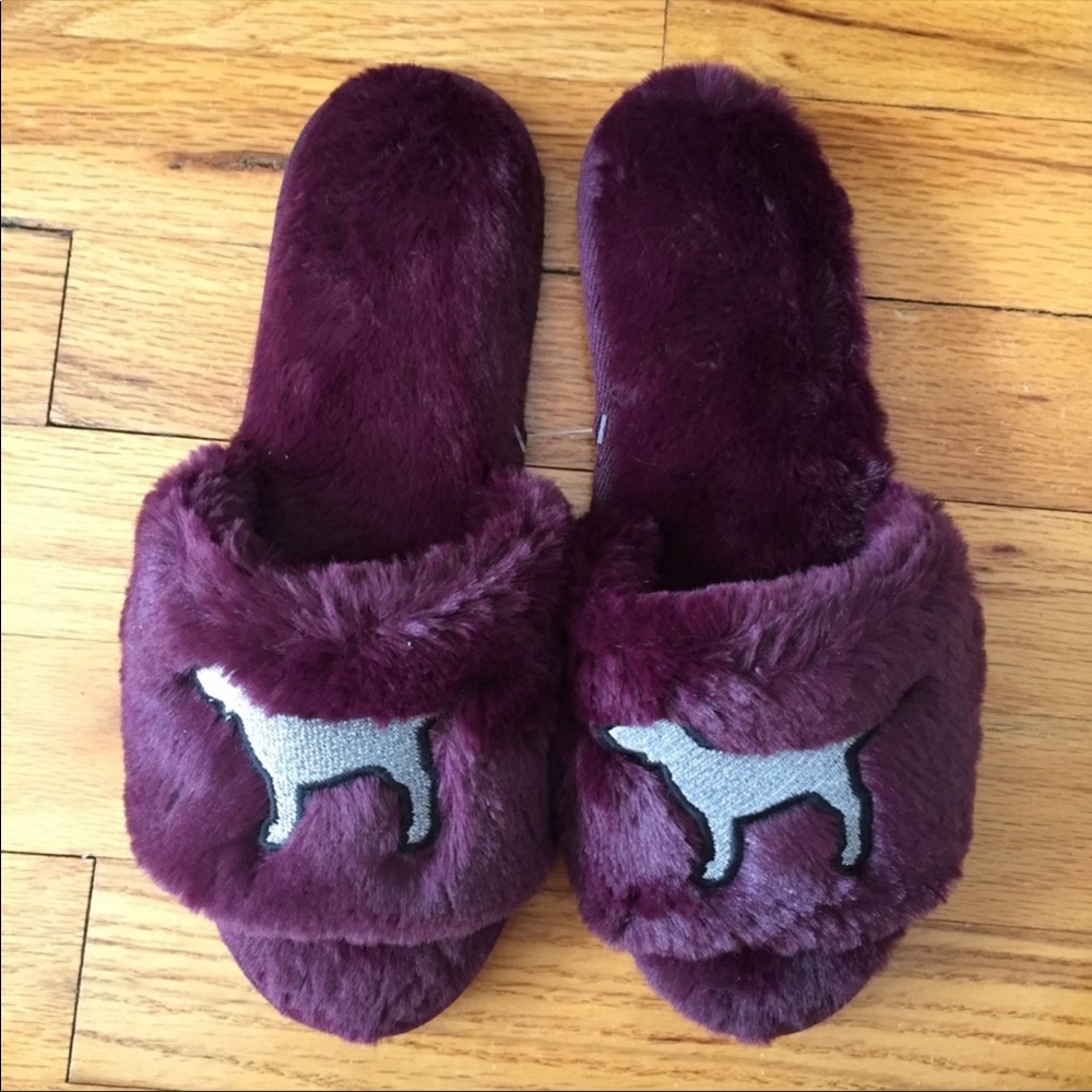 ❤️SOLD ON MERC❤️NWT PINK VS FUZZY SLIDES/SLIPPERS